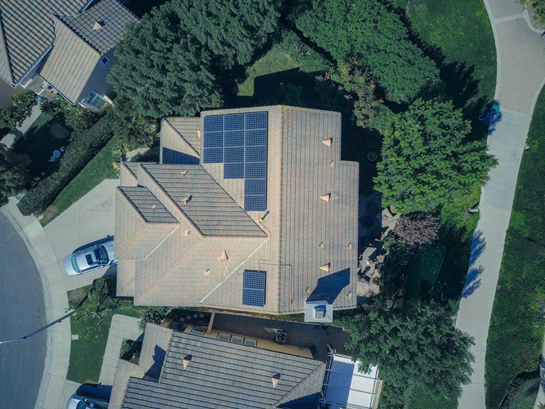 How Solar Power Works at Night: The Role of Solar Batteries 5 solar batteries store energy